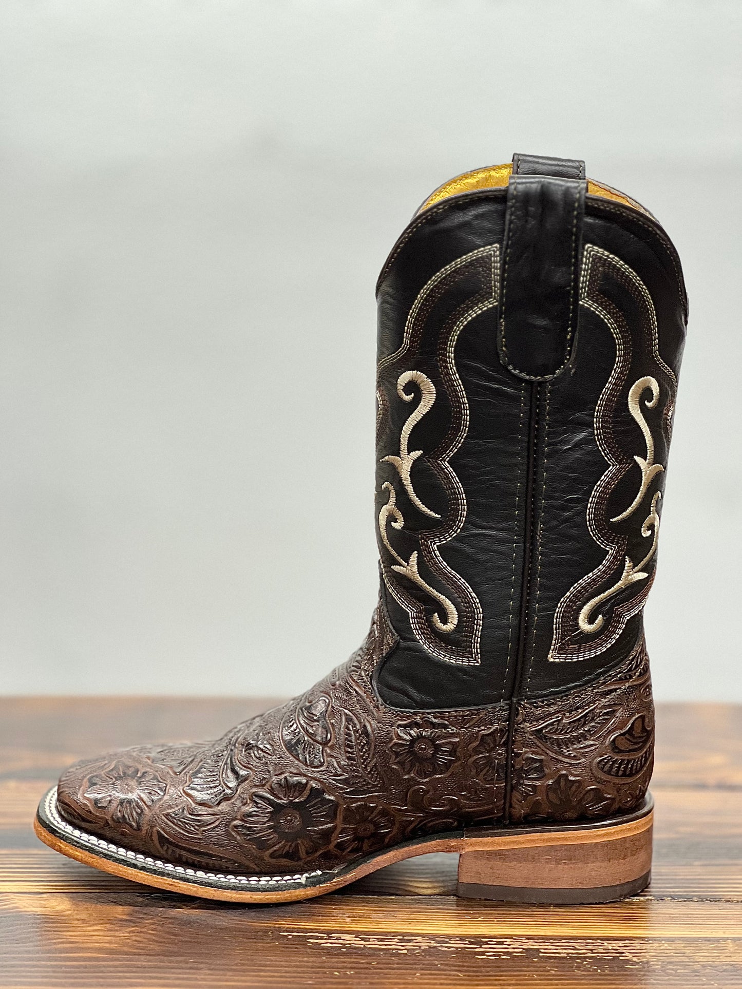 POTRILLO 408 WOMENS HAND TOOLED/ CINCELADA BOOTS