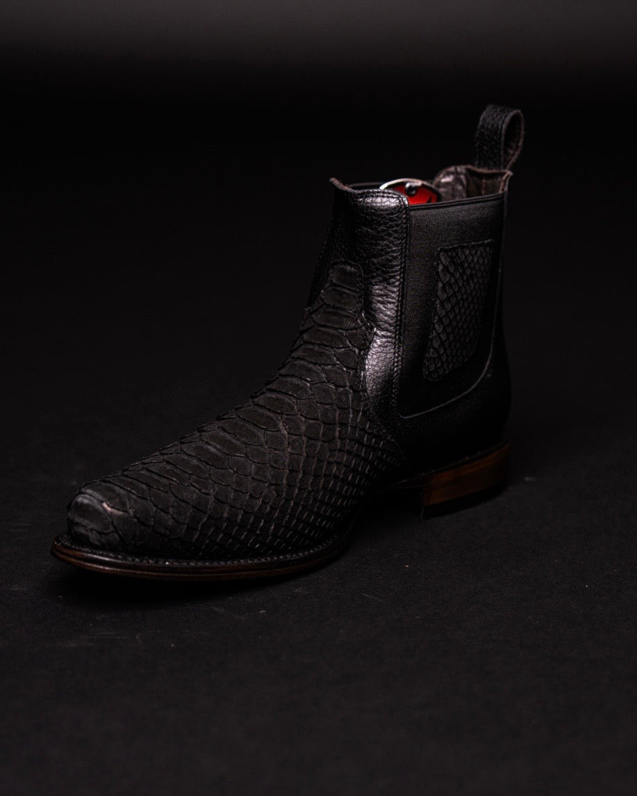 VESTIGIUM BOTIN PYTHON NEGRO MILAN ROUND TOE