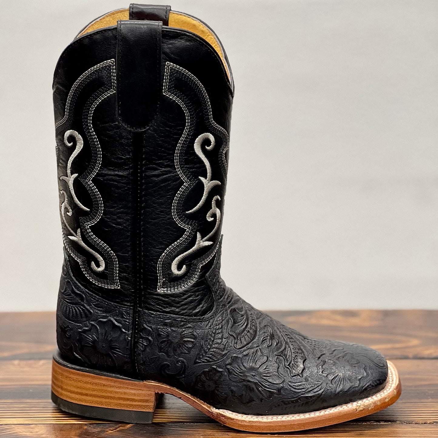 POTRILLO 408 WOMENS HAND TOOLED/ CINCELADA
