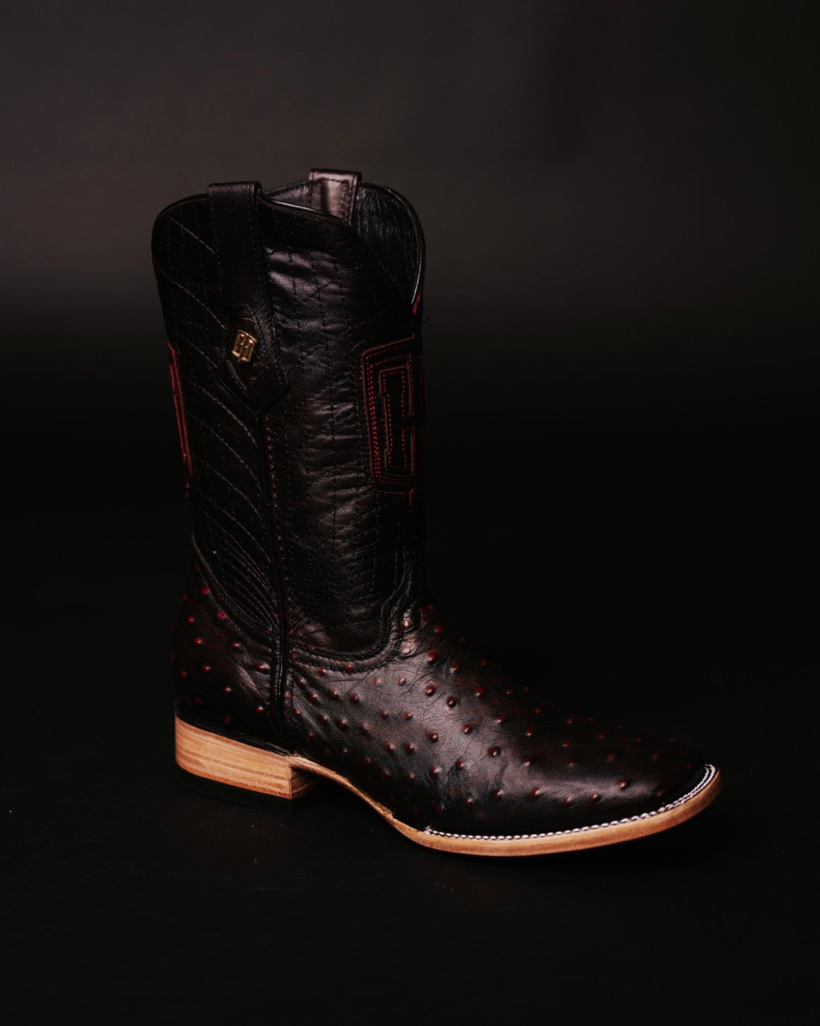 HOMETOWN OSTRICH BLACK CHERRY