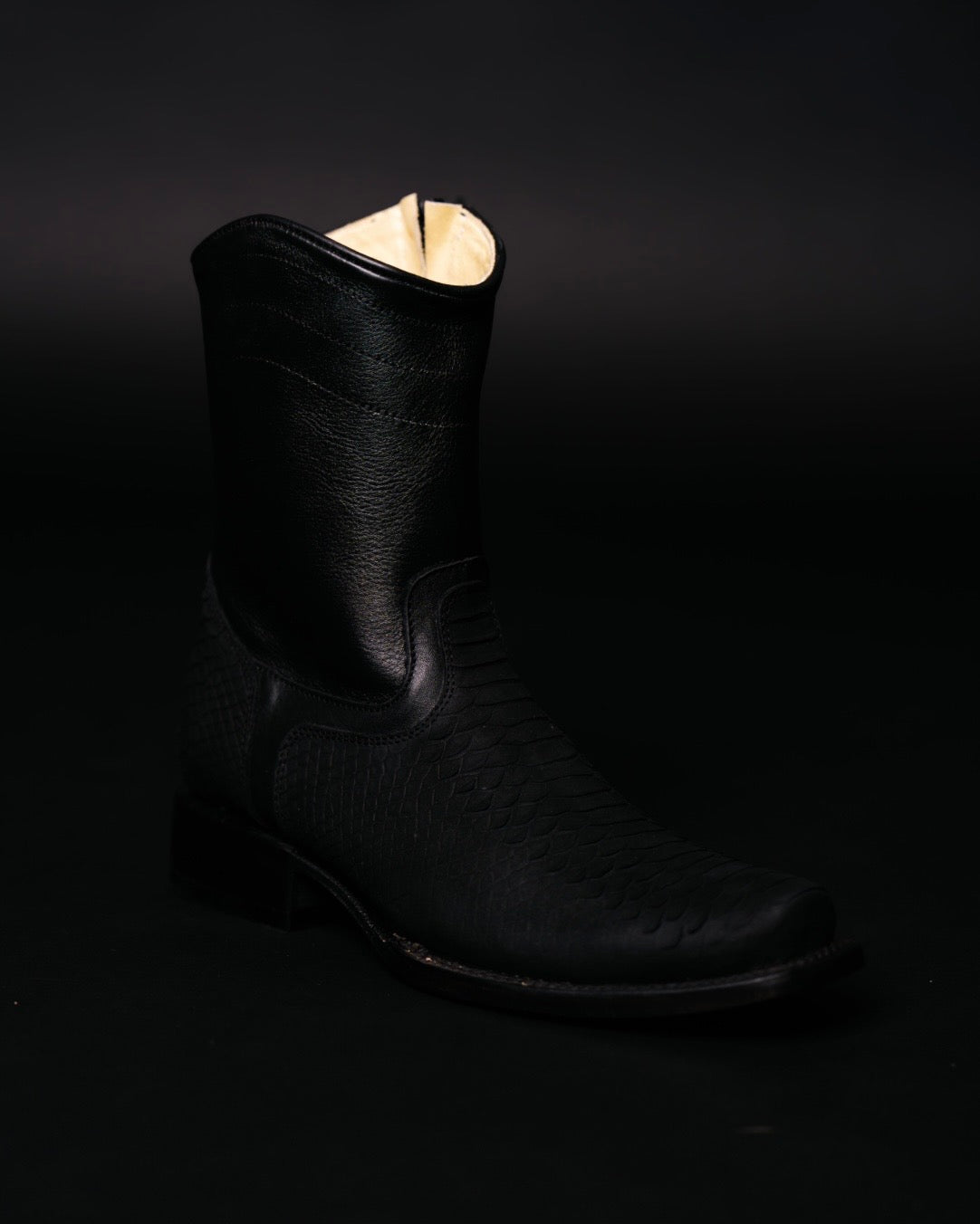 POTRILLO DUBAI MATTE NEGRO PYTHON