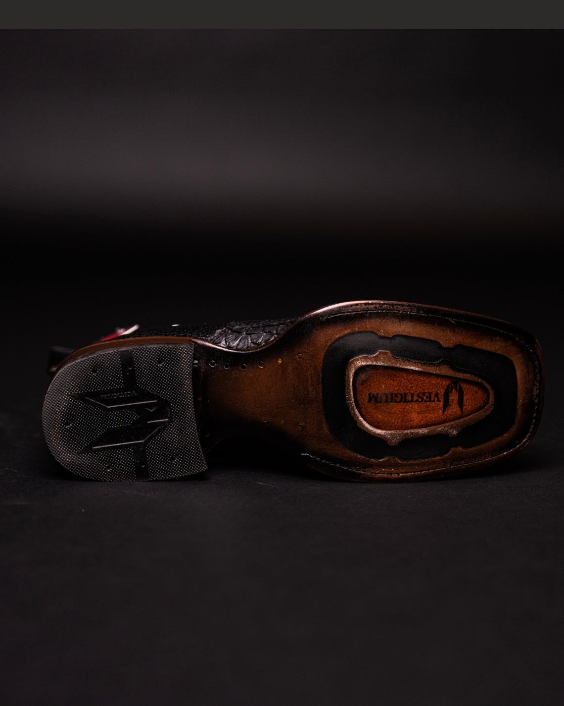 VESTIGIUM BOTIN PYTHON BLACK SQUARE TOE