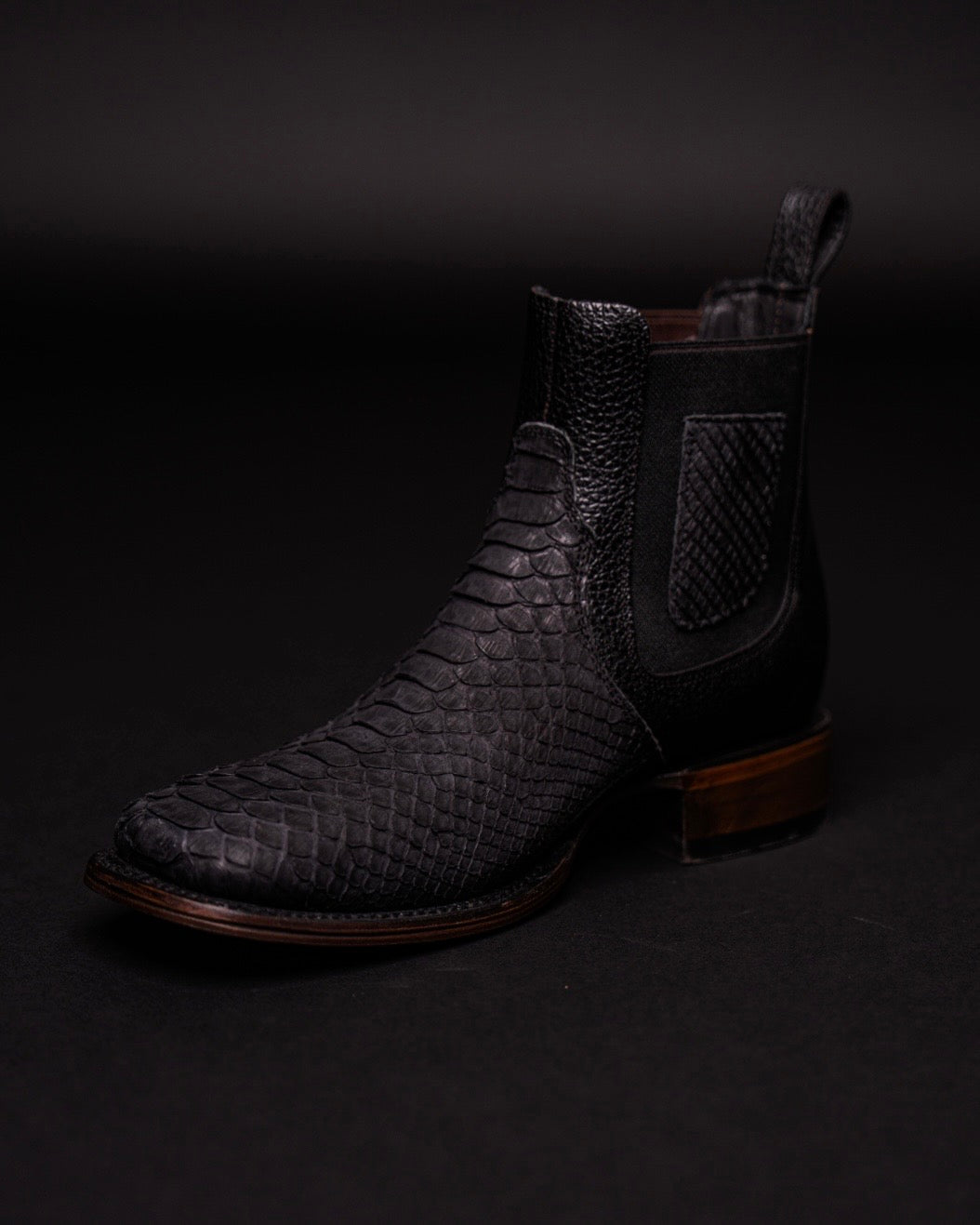 VESTIGIUM BOTIN PYTHON BLACK SQUARE TOE
