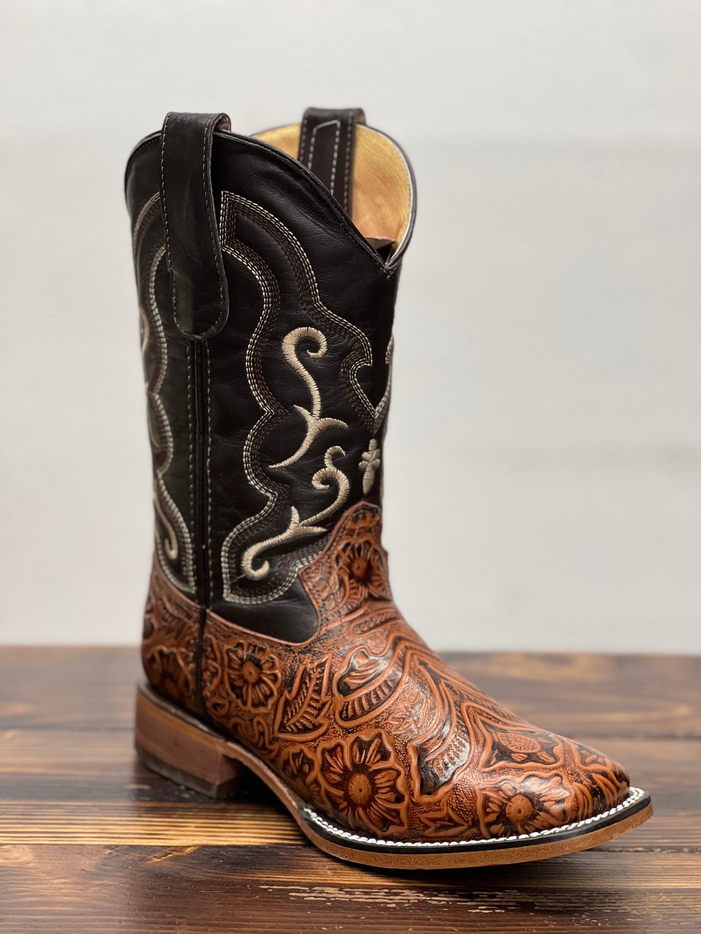 POTRILLO 408 WOMENS HAND TOOLED/ CINCELADA BOOTS
