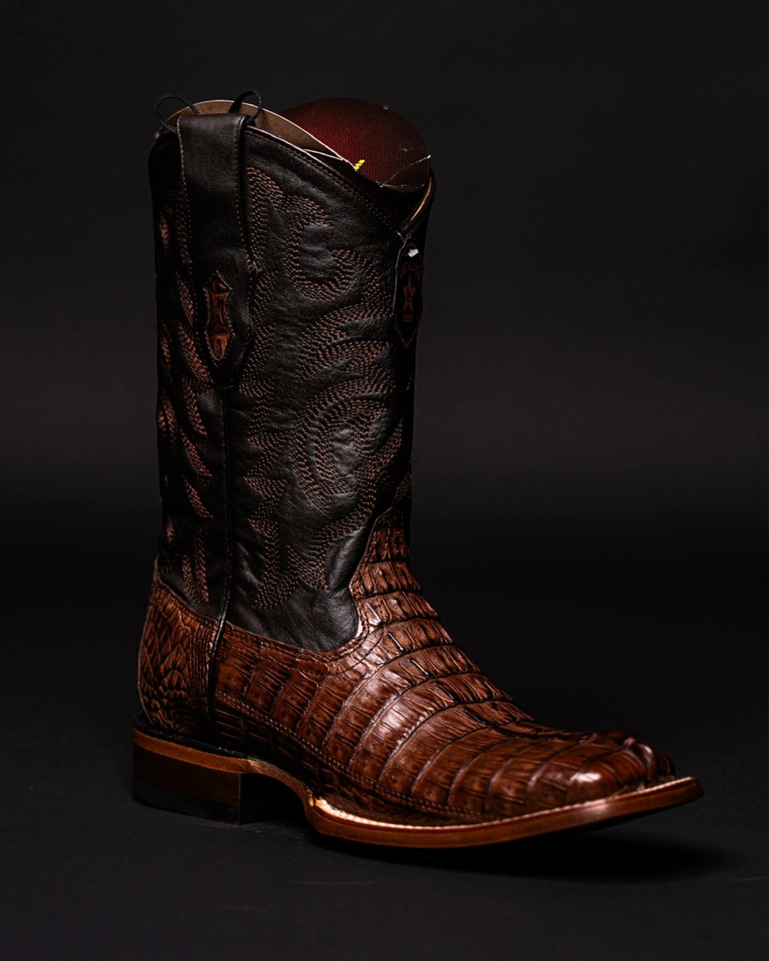 LOS ALTOS CAIMAN TAIL BROWN